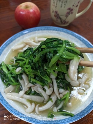 Grilled White Jade Mushroom with Small Vegetables recipe