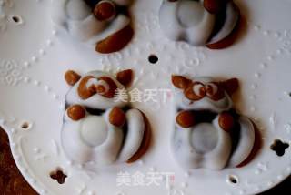 Little Raccoon Snowy Mooncakes recipe