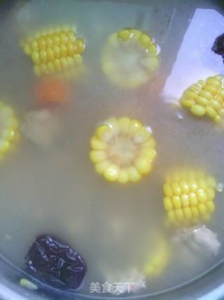 The Soup is Watery in The Bitter Summer-corn Lettuce Stewed Chicken Soup recipe