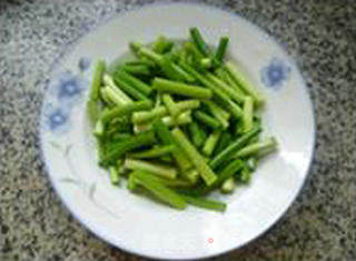 Stir-fried Pork Heart with Garlic Stalks recipe