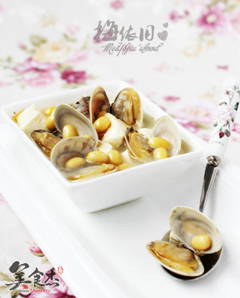 Soy Beans, Clams and Tofu Soup recipe