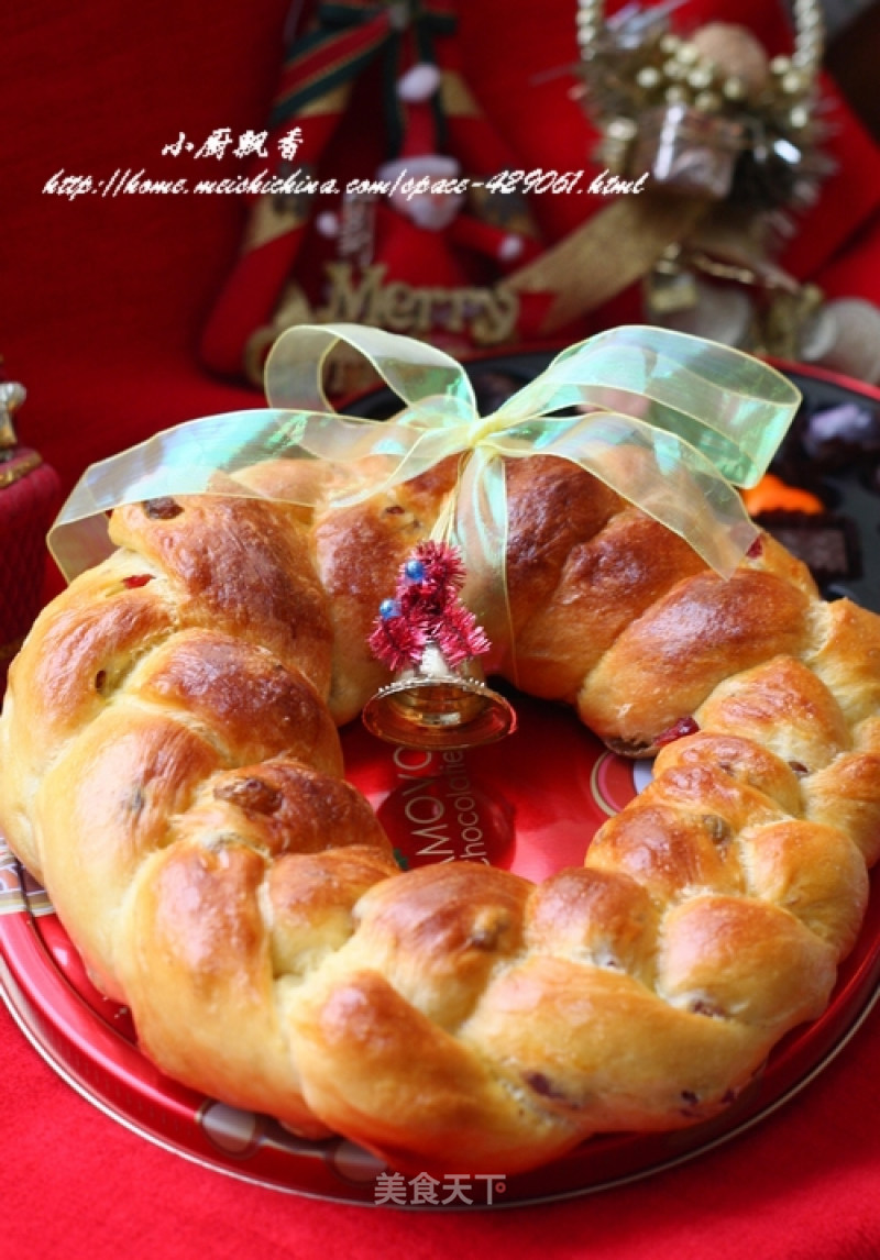 【christmas Wreath Bread】---surprise for The Holiday recipe