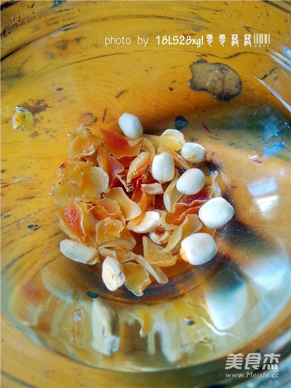 Longan, Red Date and White Fungus Soup recipe