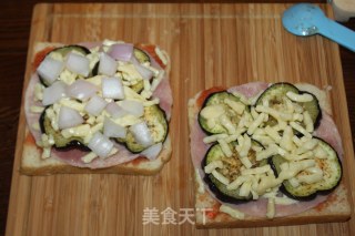 White Toast Turned into [toast Small Pizza] recipe