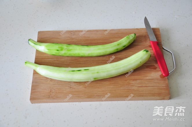 Icy Cucumber Sparkling Water recipe