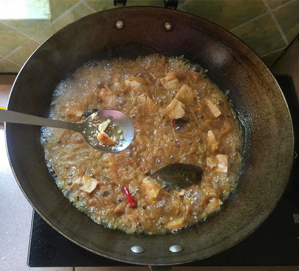 Pork Belly Stewed with Sauerkraut and Frozen Tofu recipe