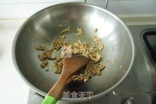 Fried Noodles with Cumin, Green Pepper and Shredded Pork recipe