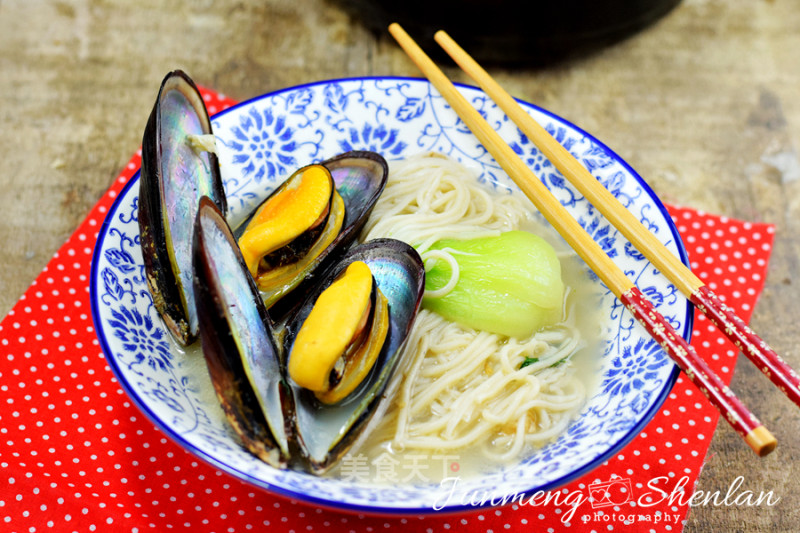 Seafood Mussel Noodle recipe