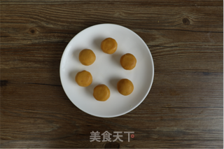 New Mid-autumn Festival ~ Custard Liuxin Mooncake recipe