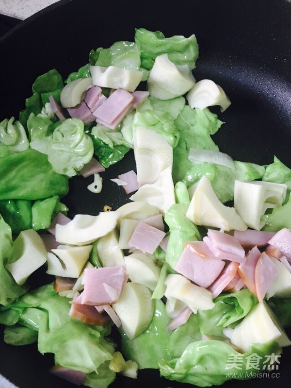 Stir-fried Cabbage with Tomatoes (quick Dishes) recipe