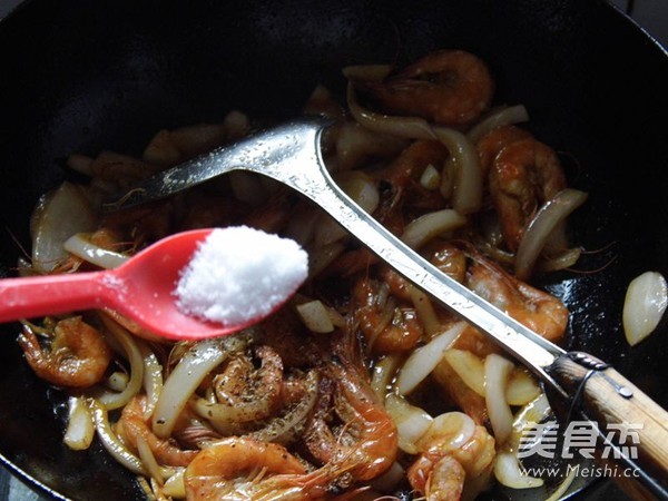 Stir-fried Shrimp with Onion recipe