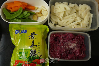 Fried Beef with Lotus Pond Three-color recipe