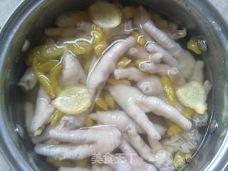 Pickled Pepper Chicken Feet recipe