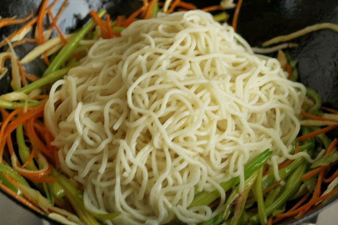 Spicy Vegetable Fried Noodles recipe