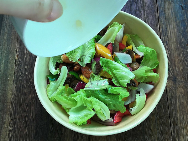 Chicken and Vegetable Salad with Vinaigrette recipe