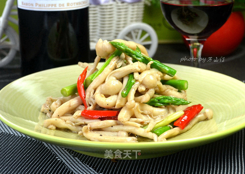 Stir-fried White Jade Mushroom with Red Wine recipe