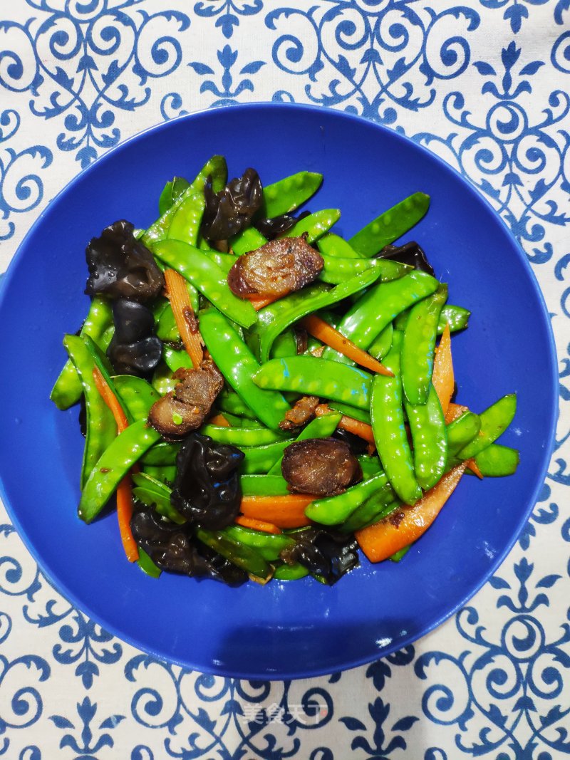 Fried Sausage with Snow Pea recipe