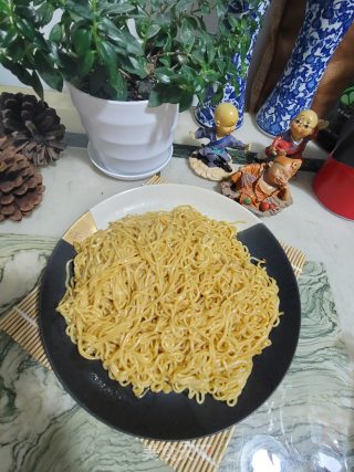 Soy Sauce Fried Noodles recipe