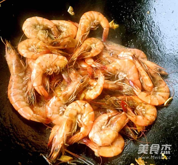 Stir-fried Sea Prawns with Shallots recipe