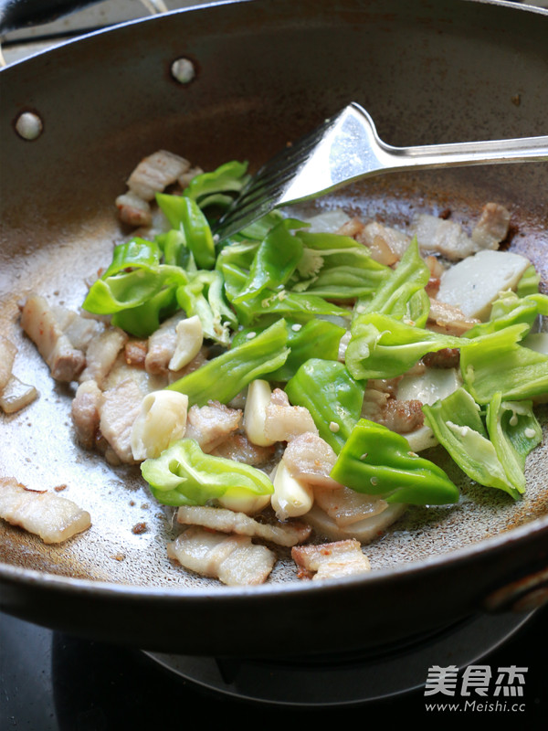 Stir-fried Pork with Wrinkled Pepper with Bean Sauce recipe