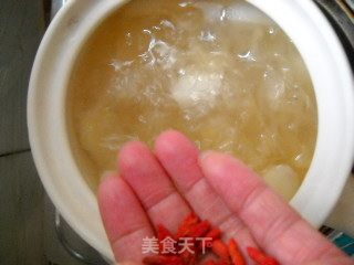 Banana Lily Tremella Soup recipe