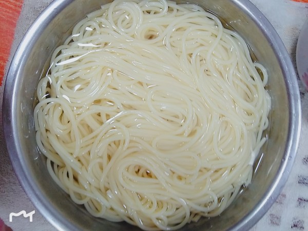 Spaghetti with Tomato Sauce recipe