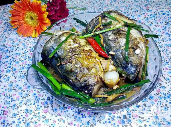 Braised Fish Head with Garlic Miao recipe