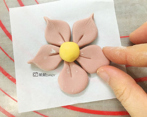 [original] Spring March Peach Blossom Buns recipe