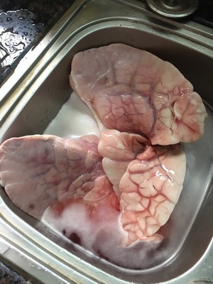 How to Clean Pig Lungs recipe