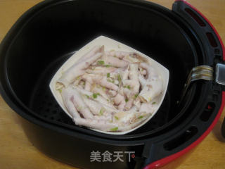 Scallion Chicken Feet recipe