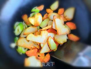 Fried Potatoes with Carrots recipe