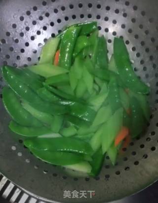 Celery and Preserved Snow Peas recipe