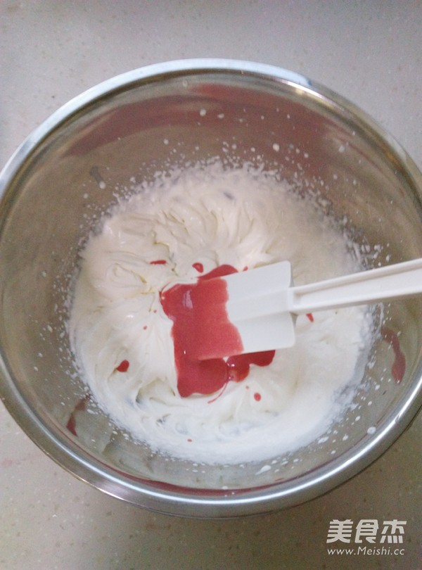 Strawberry Cheese Mousse Cup recipe