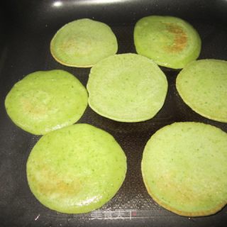 Creative Recipes for Soymilk Machine-nutritious Green Pancakes recipe