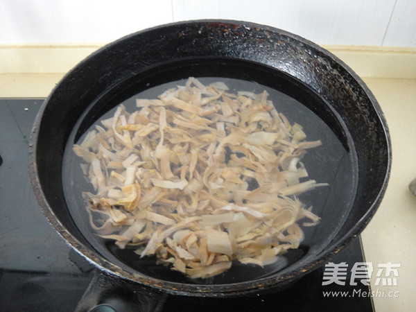 Braised Pork Belly and Dried Bamboo Shoots recipe