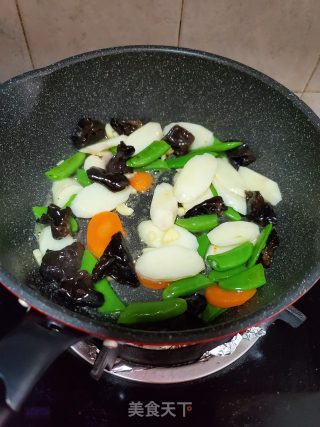 Stir-fried Sweet Beans with Yam and Black Fungus recipe