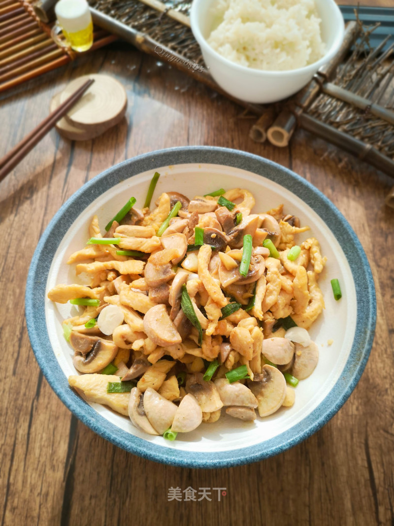 Stir-fried Mushrooms with Shredded Chicken recipe