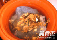 Stewed Black-bone Chicken in Siwu Soup recipe