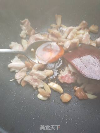 Fried Pork with Vermicelli and Fungus recipe