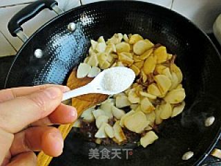 Fried Pork with Garlic Sprouts recipe