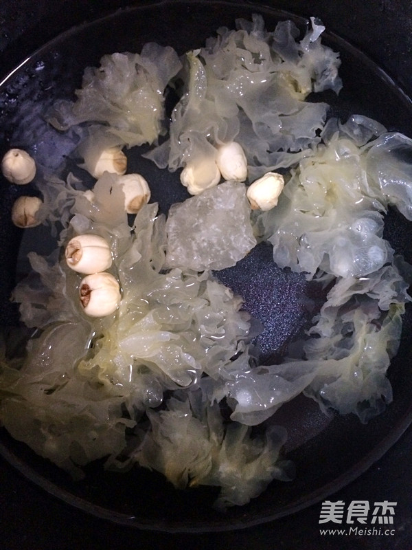 Hashima White Fungus Stewed Lotus Seeds recipe