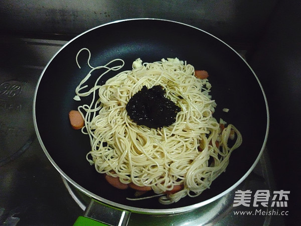 Garlic Olive Vegetable Noodles recipe