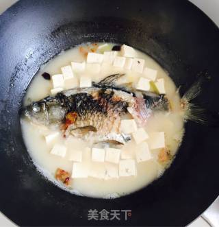 Tofu Crucian Carp Soup recipe