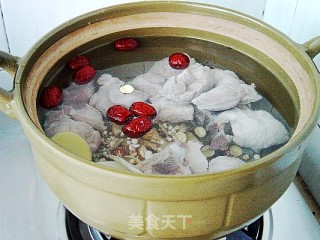 Qingbuliang Pork Tendon Old Fire Soup recipe