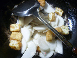 Stir-fried Radish with Shacha Soy Sauce Tofu recipe