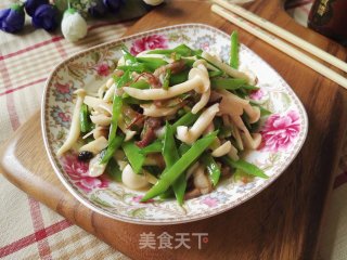 Stir-fried Pork Belly with White Jade Mushroom and Snow Peas recipe