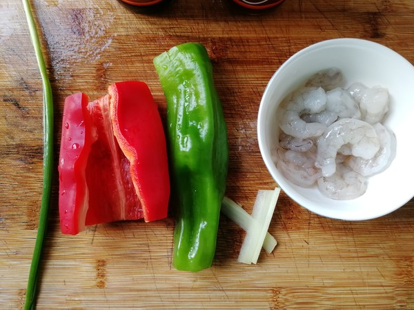 Stir-fried Shrimp with Green Red Pepper in Oyster Sauce recipe