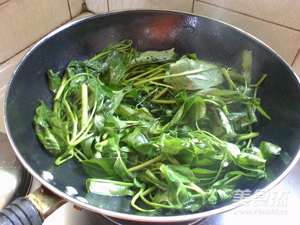 Stir-fried Water Spinach recipe