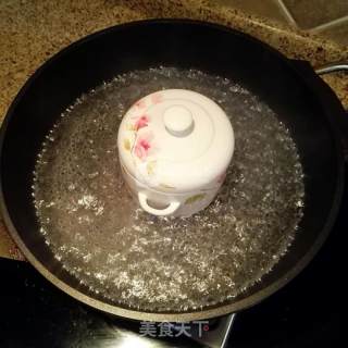 Stewed Bird's Nest with Rock Sugar, Red Dates and Wolfberry recipe