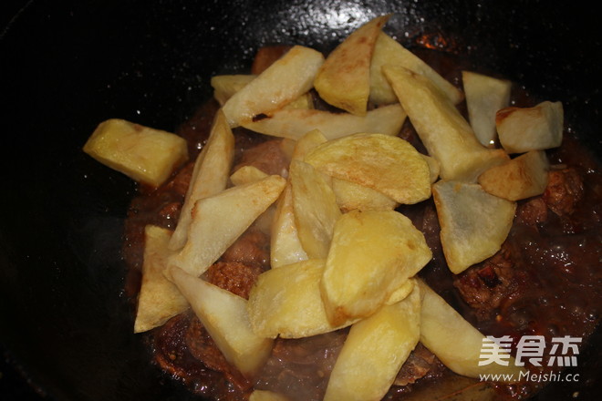 Roasted Pork Ribs with Potatoes recipe